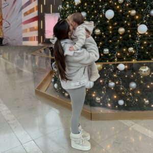 Yazmin Marziali Instagram - her first christmas 🤍