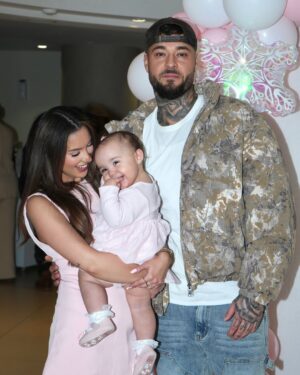 Yazmin Marziali Instagram - happy 1st bday to our baby girl Valencya ❄️🤍

photos: @pinkwaterproductions