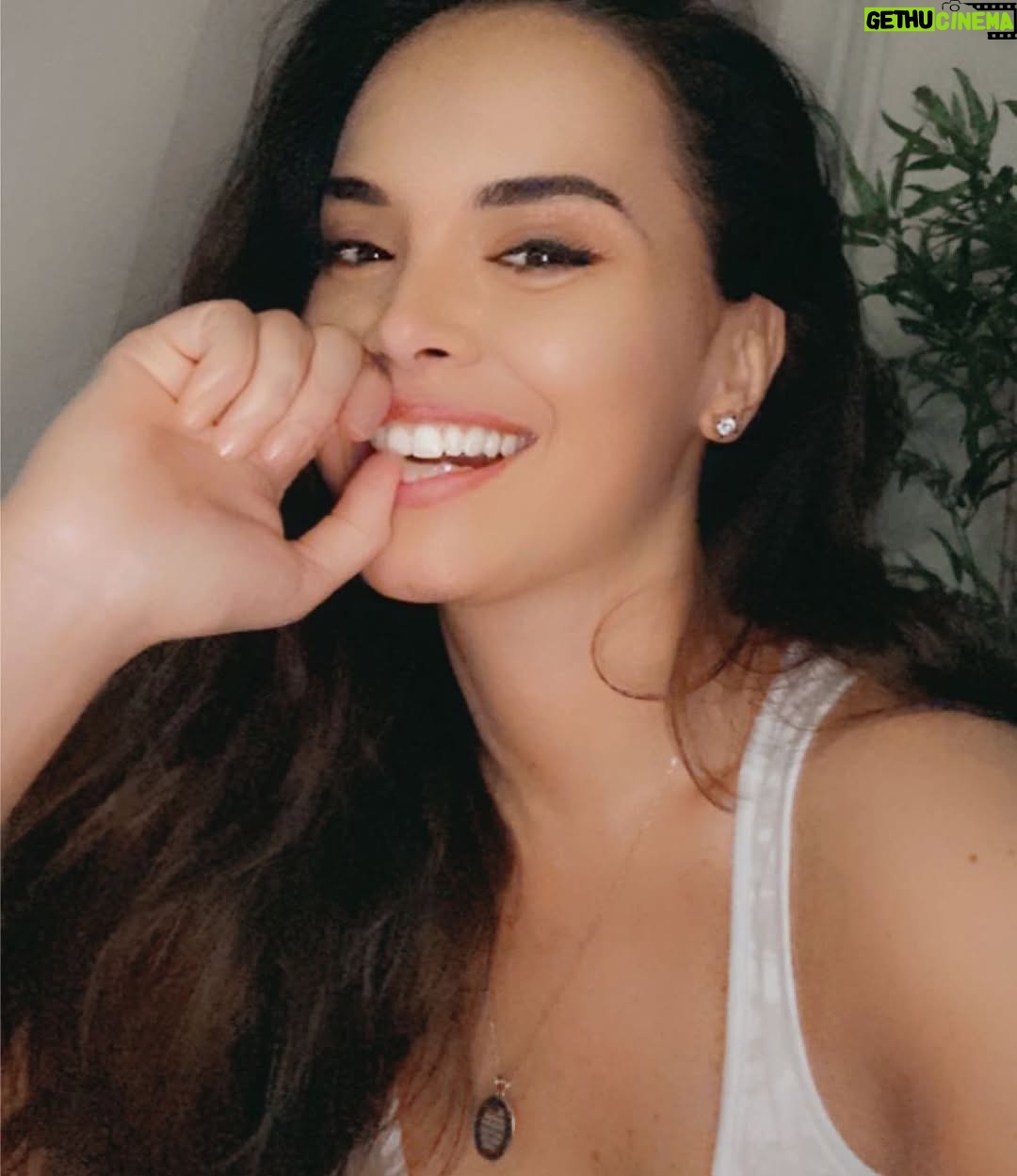 Yeliz Şar - 3 Likes - 🥰