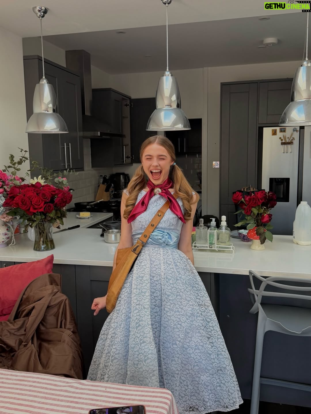 Yelyzaveta Vasylenko - 237.9K Likes - Holly Vasilenko, ladies and gentlemen!