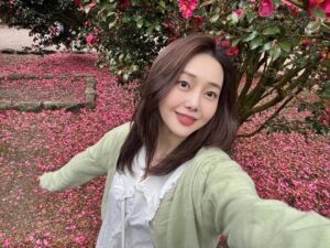 Yeo Joo-ha Instagram - 나 올해부터는 사진을 제때제때 정리하겠어요! (과연)
2025 뱌뱌이👋🏻