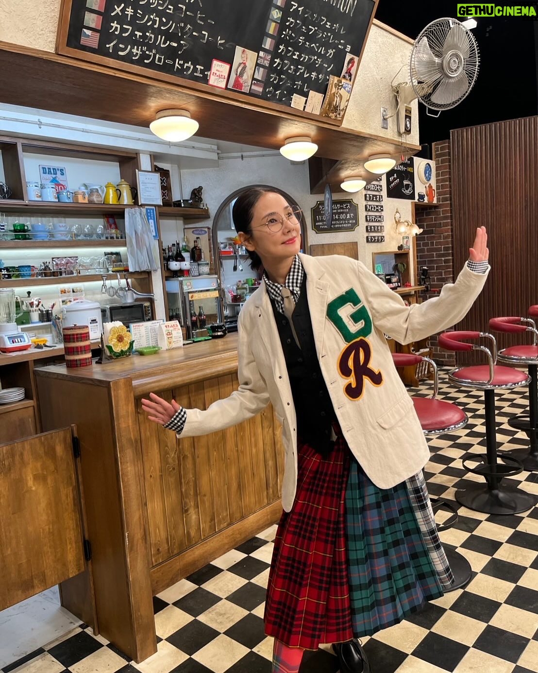 Yoh Yoshida - 18K Likes - おはようございます🌞

皆さまお待ちかね、
本日夜9時から
TBS新年早々「不適切にもほどがある」
いよいよオンエアです。
どうぞお楽しみに♪

The new version of "Futehodo" will be broadcasted tonight. Don't miss it!

HM:Paku⭐︎chan @pakuchan_work 
ST:Asuka Ishii @a.ishiiiii 

COS: 
Suzuki Takayuki @suzukitakayuki_atelier 
master & Co.(MACH 55) @mach55official 
ANATOMICA @anatomica.jp 

#ふてほど
#阿部さんいっぱい