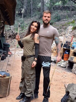 Yola Berrocal Instagram - Un poco de verde siempre lo agradece el cuerpo 🥰🖤🏴‍☠️