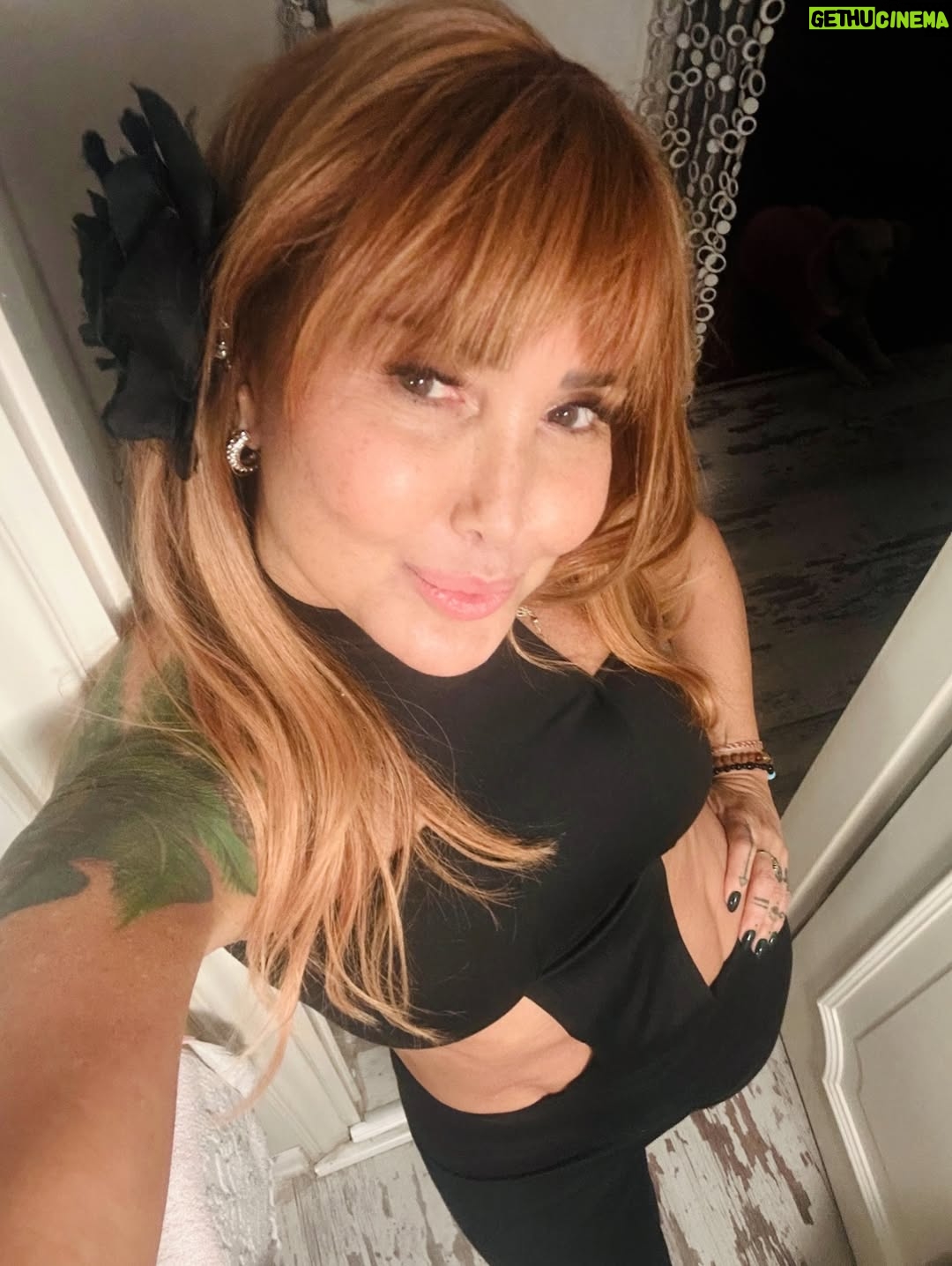 Yonca Evcimik - 4.1K Likes - Bu akşamdan ben 🍀