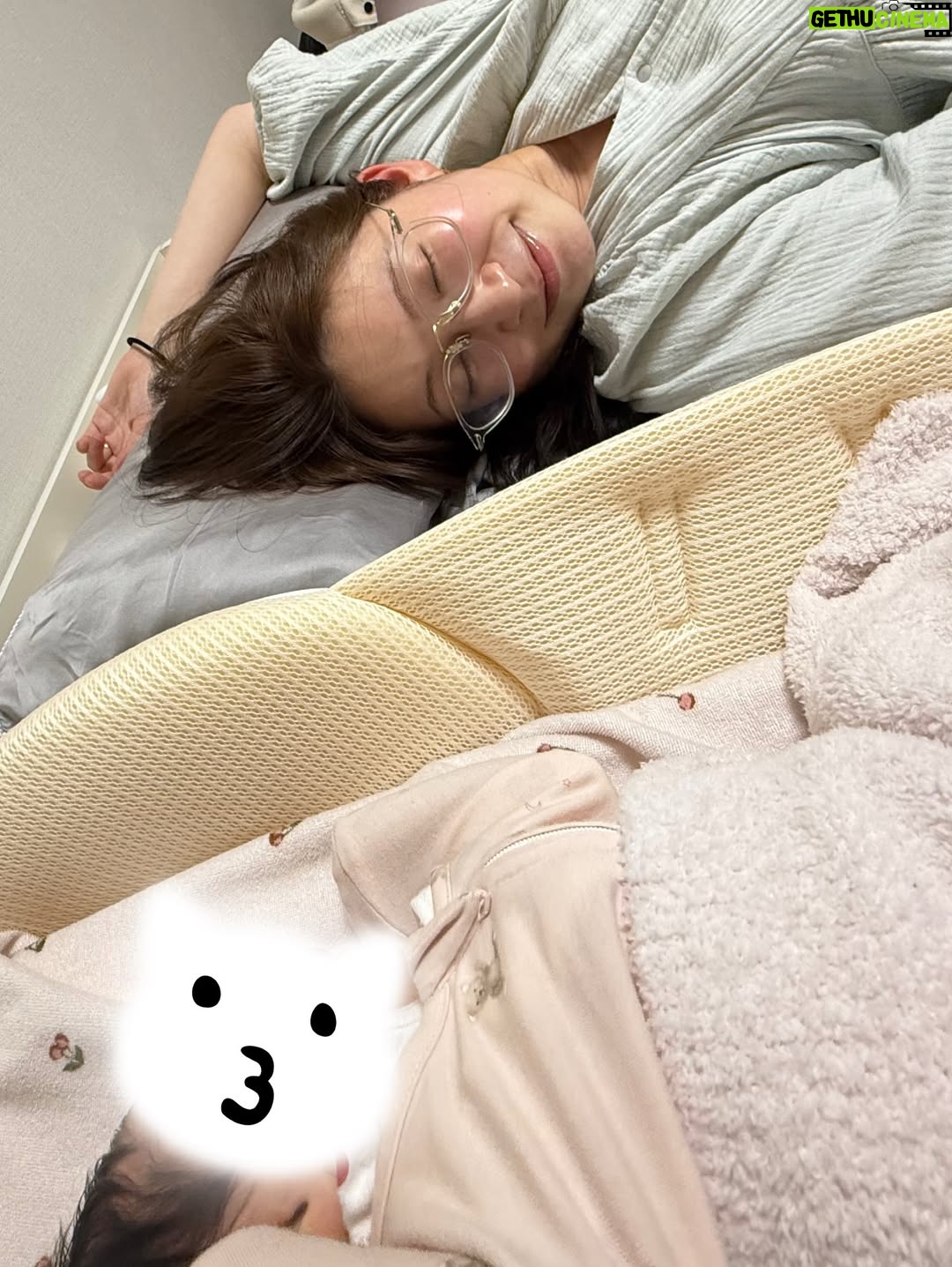 Yoshida Akari - 16.2K Likes - 最近📷🤍

📌1ヶ月フォトセルフで撮ってみた。
2枚目のお洋服ちょっと面白い感じになってしまうのは
何でだろうか📖

📌生まれつき爆毛なのでお風呂上がりは
ヘアセットでパパに遊ばれる娘。

📌娘を寝かせたらどーしても
私の膝にのりたい実家の愛犬たち。
合わせて9kg。重たかわちぃ。
バランス取るのに必死すぎてずっと足踏み踏みしてる。

📌着せるの楽しみだったけつくま🐻

📌ロピアで食材集めて手巻き寿司パーティー。
安くて美味しい。ロピア様様。

📌自分の写真無さすぎて…
あったのは一日の終わりの私🥸笑

もーすぐ現場復帰だ😤❤️‍🔥❤️‍🔥❤️‍🔥