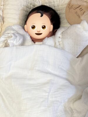 Yoshida Akari Instagram - 応援してくださる皆様にご報告です。
先日、元気な女の子を出産しました👶🏻🤍
.
妊娠発表から、出産に至るまで
ファンの皆様、関係者の皆様に
たくさんの励ましのお言葉やサポートをしていただき
無事この日を迎えられたことに心から感謝しております。
.
慣れないことだらけですが
自分らしく家庭とお仕事を両立させながら
これまでと変わらない私も、新しい自分も
発信していきたいなと思っております。
今後とも温かく見守っていただけたら嬉しいです☺️
.
出産についてはまた落ち着いたら
YouTubeでお話しさせてください🤍