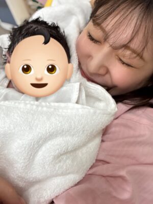 Yoshida Akari Instagram - 応援してくださる皆様にご報告です。
先日、元気な女の子を出産しました👶🏻🤍
.
妊娠発表から、出産に至るまで
ファンの皆様、関係者の皆様に
たくさんの励ましのお言葉やサポートをしていただき
無事この日を迎えられたことに心から感謝しております。
.
慣れないことだらけですが
自分らしく家庭とお仕事を両立させながら
これまでと変わらない私も、新しい自分も
発信していきたいなと思っております。
今後とも温かく見守っていただけたら嬉しいです☺️
.
出産についてはまた落ち着いたら
YouTubeでお話しさせてください🤍