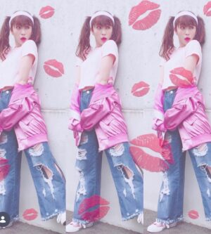 Yoshida Akari Instagram - 2016年🩷💙onespoってブランドが
めっちゃ好きで、とにかく派手に生きてた。笑
.
ちょうどYouTube始めた頃で
とにかく周りの意見に惑わされず、自分信じて
必死で生きた年だったな〜☪️
ここから人生大きく変わった気がする💖
.
あれから10年経った2026年💕
また大きく人生が変わるんだろうな〜🤍わくわく
