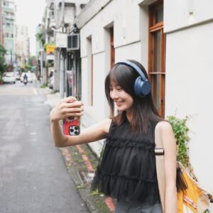 Yu-Hsuan Huang Instagram - 謝謝朋朋幫我拍好看的照片
這陣子在忙著籌備活動
預計6月底公布!
有機會跟大家見面囉~(´>▽< ก )՞ ՞