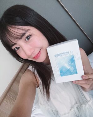 Yu-Hsuan Huang Instagram - 雖然我有買過許多品牌的膠原蛋白粉的經驗
但過去不是太腥就是添加物太多吃起來太甜
因此一直沒有養成吃膠原蛋白粉的習慣( ¯𐃷¯ 💦)
不過有一說一🫵🏻⸝⸝꙳
前陣子開始試用粼粼的膠原蛋白胜肽是我目前吃過的所有膠原蛋白粉裡味道最好的一款了!!!!
如果妳也跟我一樣
是會在意食物殘留在口腔味道的水水們
那應該都有遇過那種吃完偏甜的膠原蛋白粉後
殘留在舌根的甜味會漸漸變得有點酸臭( ・᷄ᯅ・᷅ )
但粼粼的膠原蛋白胜肽非常細緻
沒有任何腥味 只有淡淡的甜味
乾吞後嘴裡還是超!清!爽!
成分也非常單純
使用日本百年大廠的膠原蛋白
來源透明 經SGS檢測
無雌激素、無重金屬、無西藥成分沒有過多的添加物
讓我這次出國三個禮拜
直接毫不猶豫把它裝進行李箱中𖧷 ⁺.
就算行程再累
我的氣色依然超~級~好~ ( -᷄▽-᷅ و(و ♬
而且現在是早鳥優惠現折$100!
只到6/10 大家快去官網下單吧𓅯 ✨
🔗 https://www.linglingbebetter.com