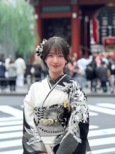 Yu-Hsuan Huang Most Liked Photos and Posts