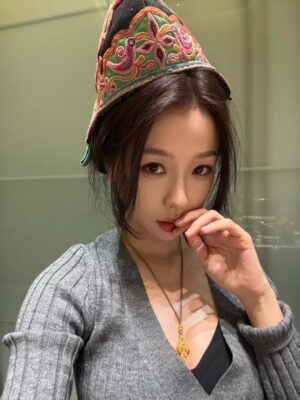 Yu Shuxin Instagram - 🖤🩷