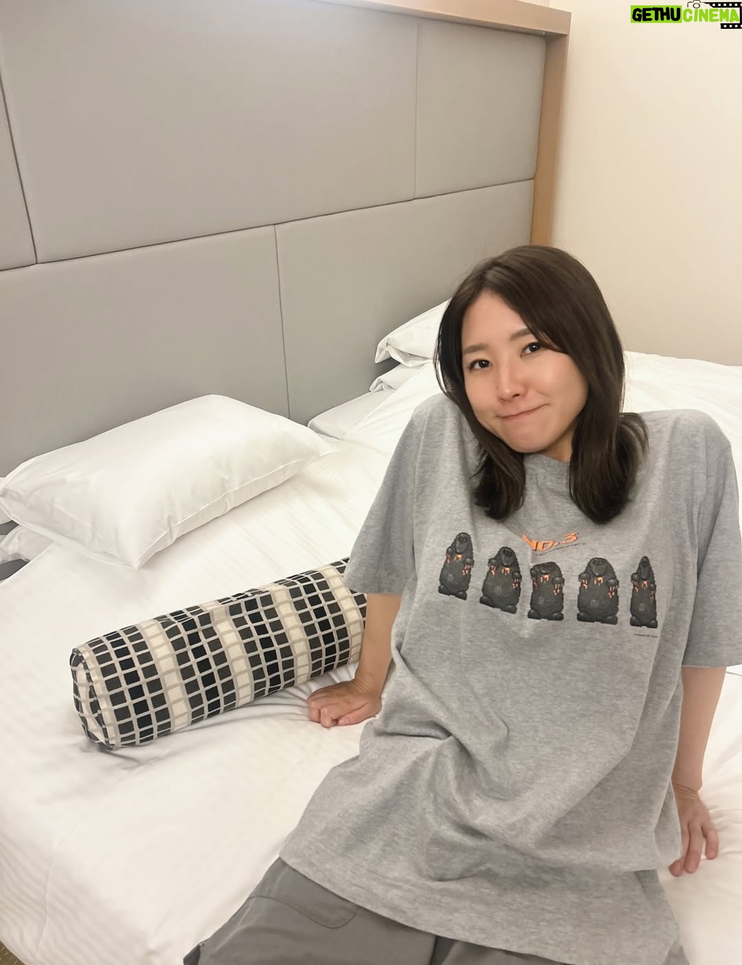 Yui Natsuki - 3.1K Likes - 沖縄

みんなに「何が一番楽しかった？」と聞いたら
満場一致でトランプと答えていました🃏
(もちろん観光も楽しかったけど)

みんなに見て欲しい、わたしのかわいいパジャマをしれっと添えて

次は島に行きたい