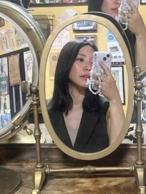 Yui Natsuki Instagram - 夏と最近
あれだけ去年から食べたいと言っていたベトコンは、飛騨牛サーロインの脂身によってすっかり忘れました
24年来のお友達の結婚式に前泊して
久々に同級生と修学旅行みたいな夜を過ごして
たのしかったです(めでたい💐)
最近は、夜たくさん歩いてます
この時間が結構すき🚶♀️➡️
今年はまだ白いです
#岐阜