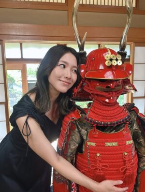 Yui Natsuki Instagram - ⚔️
フジテレビONE「鎧美女 #123」
10月27日(月) 25:00〜25:30出演します!
鹿の角が生えた兜を被ることができるの、個人的にとても楽しみにしてました🤫(だってかっこいいじゃん)
前立ての六文銭には仏教の「六道」に由来して「死ぬ覚悟」といった意味があるそうで、初めて知った時震えました
ここまで読んでいただいたら分かる通り
歴史詳しくないのですが、とってもたのしい撮影でした
様々なことに挑戦しているので
是非、真田幸村に扮した夏来をご覧ください🦌
フジテレビONE・スカパー・J-COM等にて
リピート放送もあります