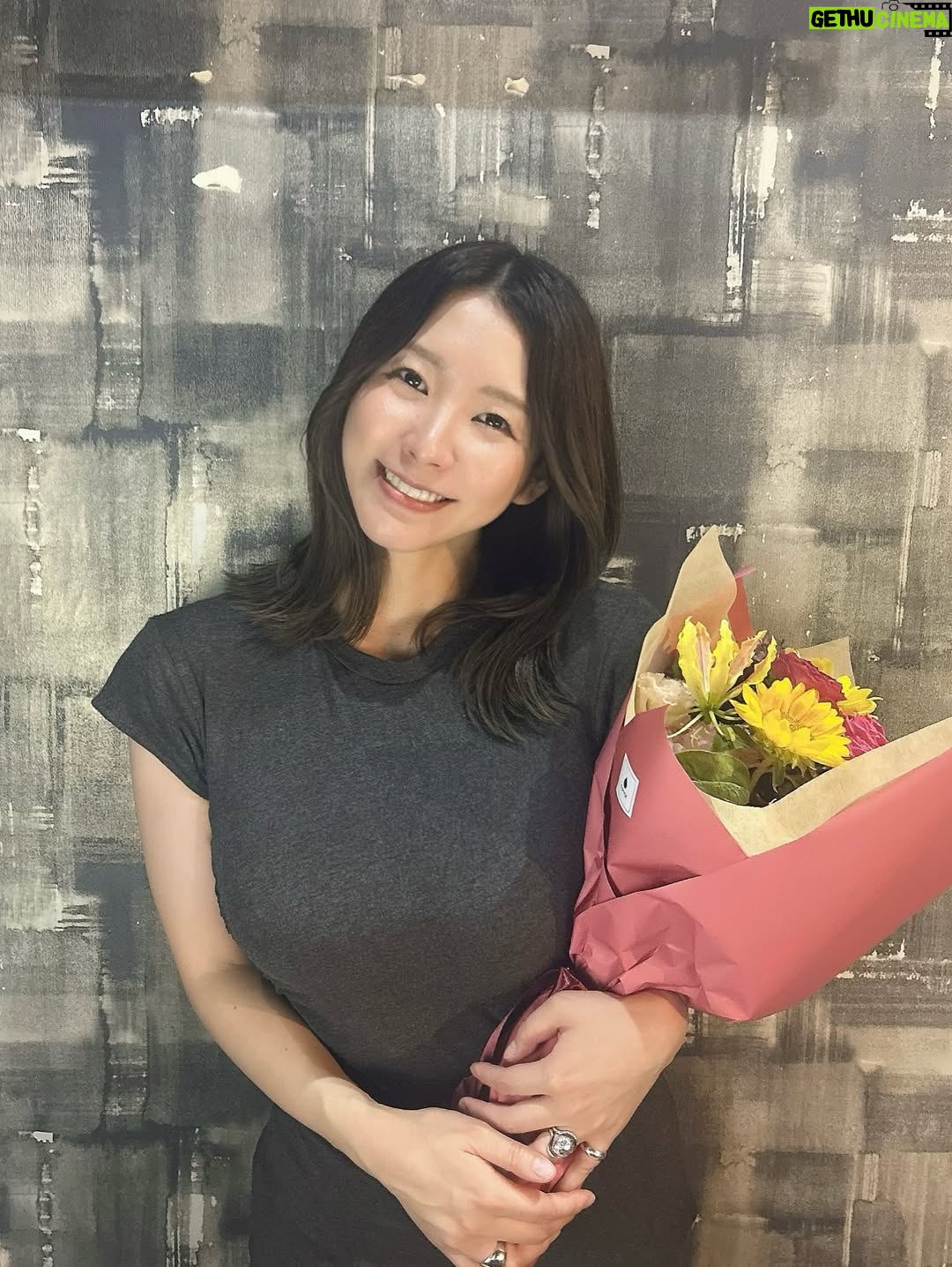 Yui Natsuki - 6.9K Likes - リリイベ＆オフ会

会いに来てくださったみなさんありがとうございます💐
オフ会も、とってもたのしかったです！
25枚目もたくさん観て楽しんでいただけたら嬉しいです

いつも応援ありがとうございます
また年末お会いしましょう🤗