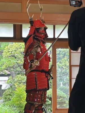 Yui Natsuki Instagram - ⚔️
フジテレビONE「鎧美女 #123」
10月27日(月) 25:00〜25:30出演します!
鹿の角が生えた兜を被ることができるの、個人的にとても楽しみにしてました🤫(だってかっこいいじゃん)
前立ての六文銭には仏教の「六道」に由来して「死ぬ覚悟」といった意味があるそうで、初めて知った時震えました
ここまで読んでいただいたら分かる通り
歴史詳しくないのですが、とってもたのしい撮影でした
様々なことに挑戦しているので
是非、真田幸村に扮した夏来をご覧ください🦌
フジテレビONE・スカパー・J-COM等にて
リピート放送もあります