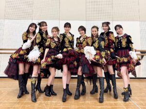 Yuko Oshima Instagram - やっぱりAKBの衣装って最強最高なんです

オサレカンパニーのみなさん、
徹夜して新しい衣装を私たちのために作ってくれてありがとう
