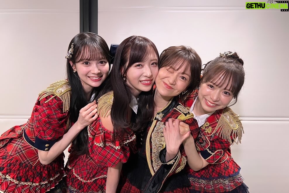 Yuko Oshima - 73.6K Likes - Mステスーパーライヴ楽しかったー😆❣️
10年ぶりの年の瀬感のお祭り気分を味わい、
でも、馴染みの曲であるヘビロテを歌わせてもらい、
後ろを向くと、今までとは違う顔ぶれの
現役メンバーのキラキラしたエネルギーを感じて
改めて、AKB20周年最高！！と思いました😁👍✨
現役メンバーとこんなに交流する機会をもらえて
わたしは嬉しいですよ、、、、🥲😭🩷