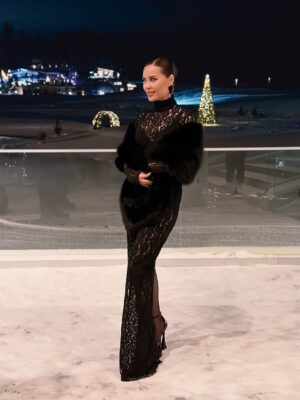 Yulia Mikhalkova-Matyukhina Instagram - И год проходит, и мечты сбываются…✨