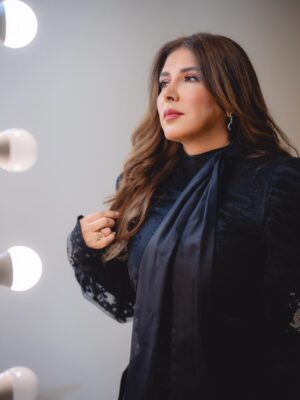 Zahra Arafat Instagram - #زهرة_عرفات إنزرعتي في القلب 🫶 بشخصيتك القريبة الراقية .. بلطفك الغير مشروووط .. بالثقافة والتصالح و خفة الدم الجميلة .. أحلى لقى بعد محبتك على الشاشة تنتقل إلى اعجاب وتقدير شخصي 🤍🤍 @zahraarafatt