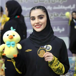 Zahra Kiani Instagram - .
پایان لیگ برتر ووشو ایران با برتری تیم سپاهان
ششمین قهرمانی پیاپی 😍💪
پ . ن : این عکسا و ترتیبشونو خیلی دوس دارم چون ترکیبی از سختی ، استرس ، درد و در نهایت رضایت ، شادی و حال خوبه ❤️
پ . ن ۲ :
عزیزانی که با هنرمندی تمام این لحظات را ثبت کردند :
@fereshte__rahmati
@nahid.mehtari
ادیت : @negin.mahdiuon
رسانه : @sports_lenss