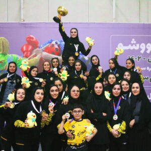 Zahra Kiani Instagram - .
پایان لیگ برتر ووشو ایران با برتری تیم سپاهان
ششمین قهرمانی پیاپی 😍💪
پ . ن : این عکسا و ترتیبشونو خیلی دوس دارم چون ترکیبی از سختی ، استرس ، درد و در نهایت رضایت ، شادی و حال خوبه ❤️
پ . ن ۲ :
عزیزانی که با هنرمندی تمام این لحظات را ثبت کردند :
@fereshte__rahmati
@nahid.mehtari
ادیت : @negin.mahdiuon
رسانه : @sports_lenss