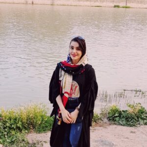 Zahra Kiani Instagram - .
وقتی ﺭﺩﭘﺎی ﺧـــــــﺪﺍ
ﺭﺍ ﺩﺭ زندگی پیدا ﻛﺮﺩﻡ، …
ﻓﻬﻤﻴﺪﻡ می توانم ﭘﺎﻫﺎﻳﻢ ﺭﺍ ﺍﺯ ﮔﻠﻴﻤﻢ ﺩﺭﺍﺯﺗﺮ ﻛﻨﻢ ﻭ ﺧﻮﺍﺳﺘﻪ ﻫﺎﻳﻢ ﺍﺯ ﻗﺪ ﺧﻮﺩﻡ ﺑﺰﺭﮔﺘﺮ ﺑﺎﺷﻨﺪ، حتی آرزوهای ﻣﺤﺎﻝ 💫❤