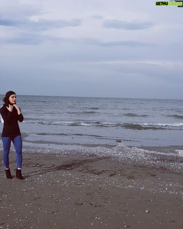 Zahra Kiani - 49.5K Likes - .
فرمانروای زندگیت باش 👑♥️
حتی اگر قلمروات ، عرض شانه هایت باشد 😎💎💪🏻