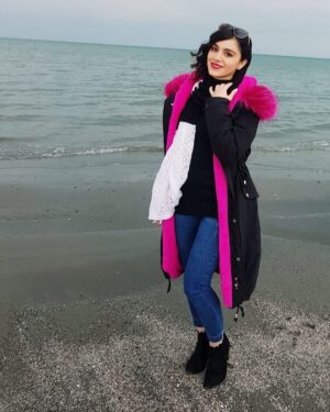 Zahra Kiani Instagram - .
وقتی مثل الماس درخشیدی ، میفهمی چرا زندگی باید انقدر بهت فشار میاورد !💎