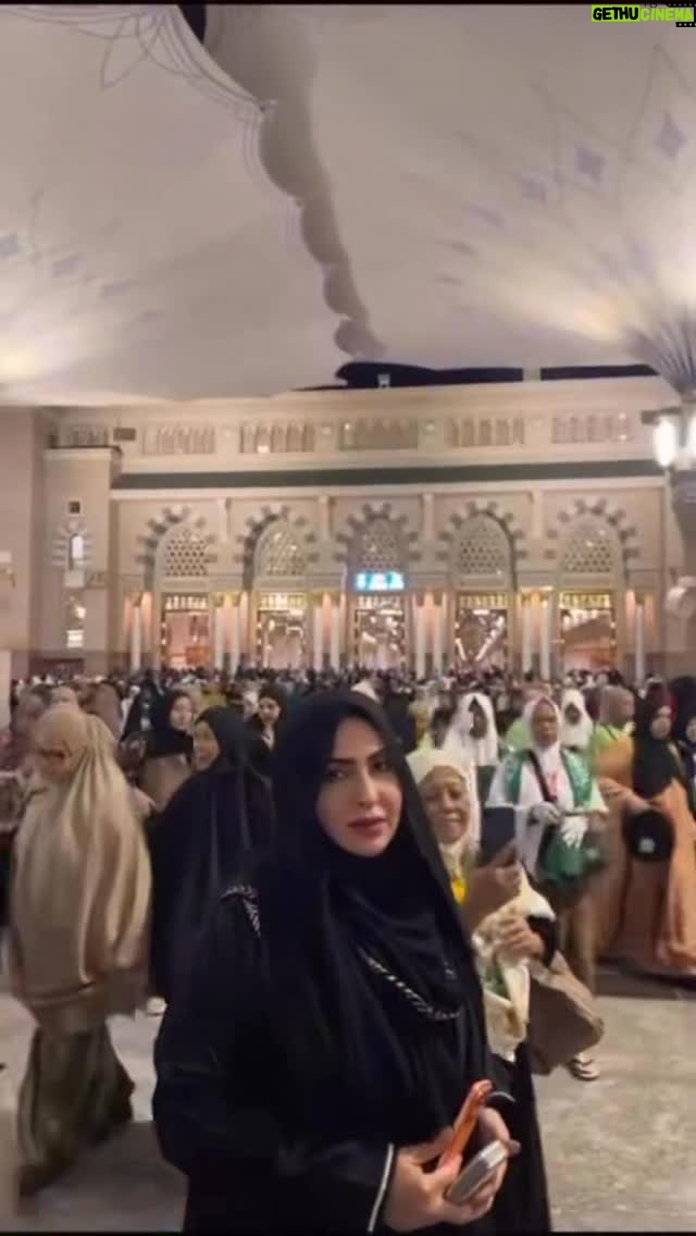Zainab Al Askari - 3.2K Likes - رمضان في المدينه المنوره راحه وسكينة ربي يكتب لكم حبايبي يارب 🤲🏻#اكسبلور #سعاده #المدينة_المنورة