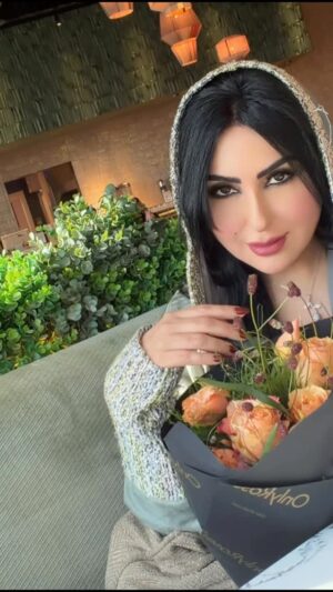 Zainab Al Askari Instagram - مااقدر أغيب عن احبابي اللي مانسوني ♥️شكرا لمحبتكم وتقديركم الجميل وكلماتكم الأجمل #اكسبلور #سعاده #احباب #فرح #محب