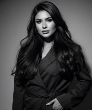 Zainab Ghazi Instagram - هالسنة أختار نفسي، وأمشي بثبات للنهاية♥️
عام سعيد عالجميع✨