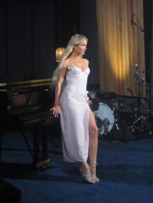 Zara Larsson Instagram - Have you checked out my Spotify live room performance yet??? Out now on Spotify!!