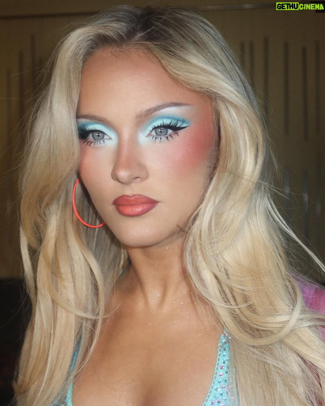 Zara Larsson - 596.2K Likes - Last weeks make up looks with my girl @sophiasinot and now the big question! Which one is your favorite?