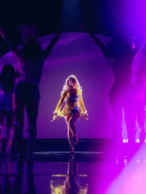 Zara Larsson Instagram - ANAHEIM!!!!🐬🐬🐬🐬🐬 @robinboee