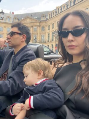 Zeynep Tuğçe Bayat Instagram - Fashion Week but make it mommyyy 👶♥️🧿