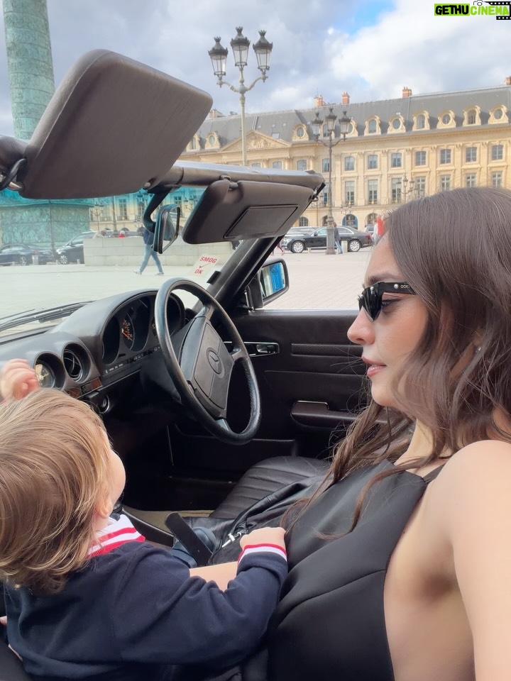 Zeynep Tuğçe Bayat - 27K Likes - Fashion Week but make it mommyyy 👶♥️🧿