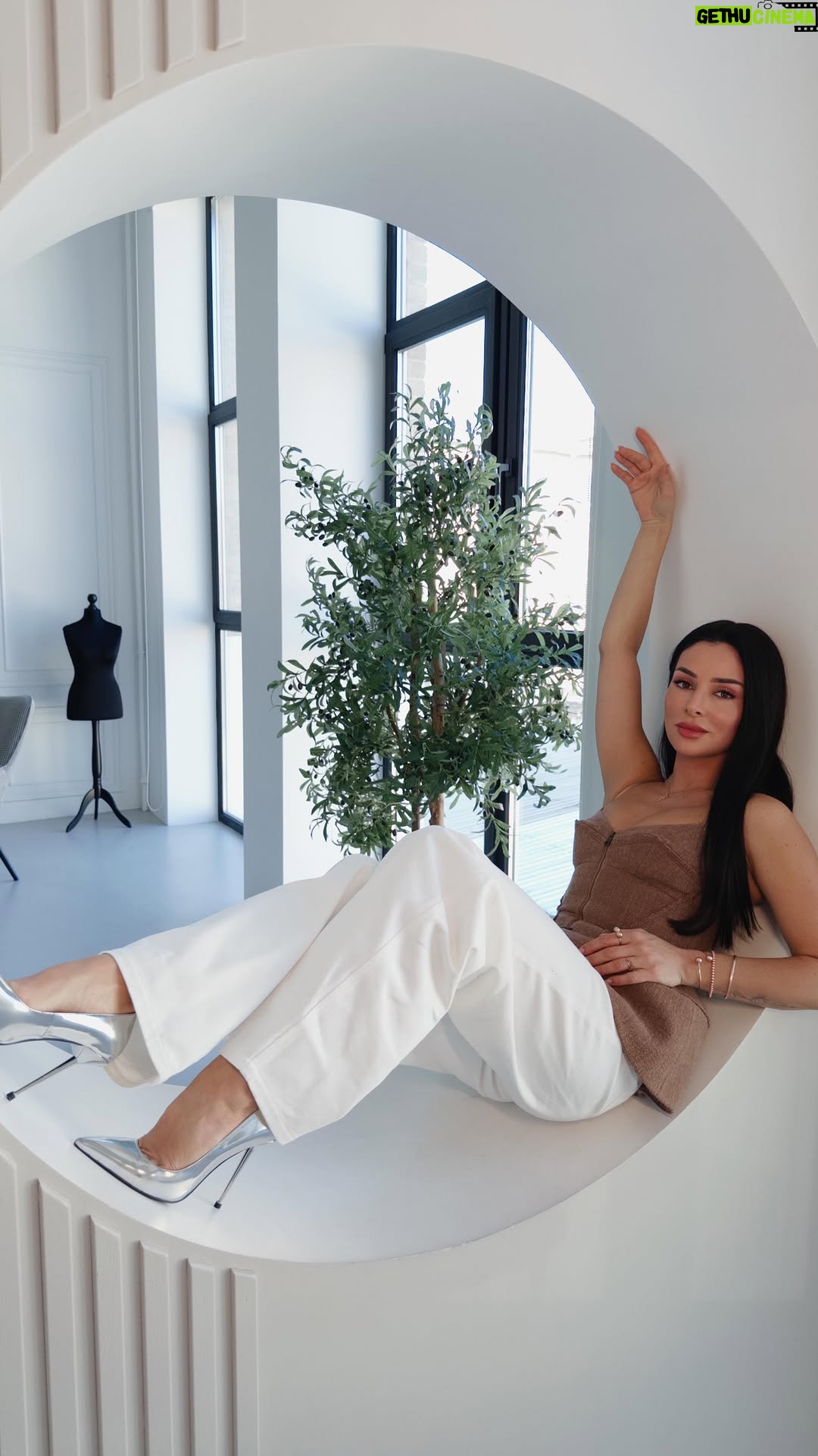 Zlata Ognevich - 10.3K Likes - 1 000 000 переглядів на YouTube та 11 000 перезйомів у TikTok на “ONE DAY” ❤️‍🔥💫 

Не зупиняйтеся 😉