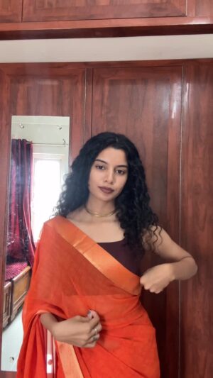 abinayaa ravichander Instagram - ✨🧡
.
.
.
#reelsındia #reelitfeelit #trendingreels #kannekanmaniye #instadaily