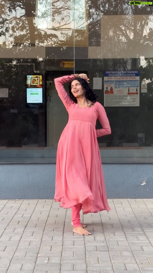 abinayaa ravichander - 3.9K Likes - Loving this choreo🩷
.
.
.
#reelitfeelit #instagood #trendingreels #dance #reelsinstagram