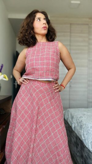 aiana jain Instagram - A new day a new outfit, same ‘ol me !!!
What do you guys think.
Chashma: @burberry 
.
.
.
.
.
.

.
#Aiana #aianajsays #aianajstyles #count #shebang
