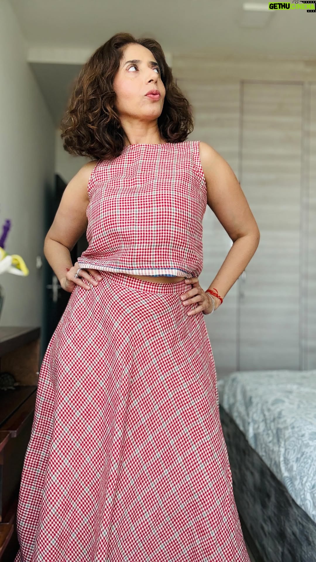 aiana jain - 2.7K Likes - A new day a new outfit, same ‘ol me !!!
What do you guys think.
Chashma: @burberry 
.
.
.
.
.
.

.
#Aiana #aianajsays #aianajstyles #count #shebang