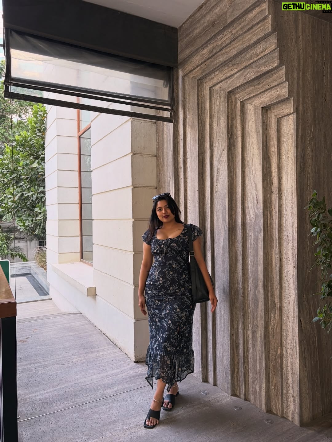ayshayrav - 1.5K Likes - Dress from @myzudio 🗿
