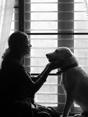 deedoll Instagram - Thayaga NAAN Mariduven unakaga 🧿

Ft @deedoll RowDee🌙
Picture perfect @themanoj.stories 🫰🏻

#deedoll #rowdee #dee #🌸 #love #art #frame #dogmom