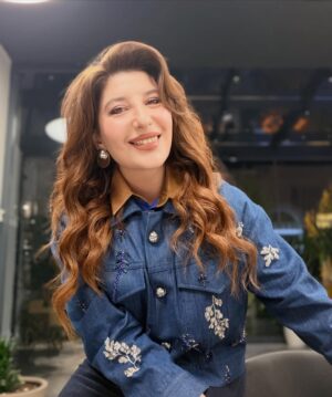 Şebnem Bozoklu Instagram - Fiko sette 💎 Rüya Gibi bu akşam 20.00 de @showtv de @ruyagibidizi @tmcfilm 🤍🤍🤍