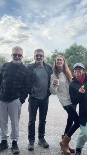 Şeyma Korkmaz Instagram - 10 Kasım’da Atatürk’ün evinin açılacağını öğrenince hemen bir plan, hooop Selanik’teyiz👍🏼 Duygusal anlar yaşandı mı hem de çoook, sonra yedik içtik gezdik. Biraz macera, bol kahkaha, ama en güzel hali bu gezinin ; ATA’mızın doğduğu evdi. #10kasımatamızısaygısevgivehasretleanıyoruz