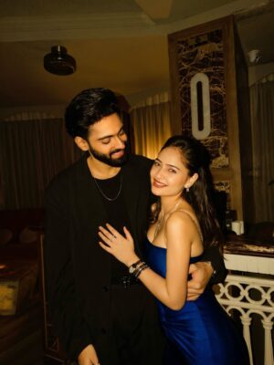 himanshi sharma Instagram - You can say that I’m a fool and I don’t know very much but I think they call this love🫠🫶🏻