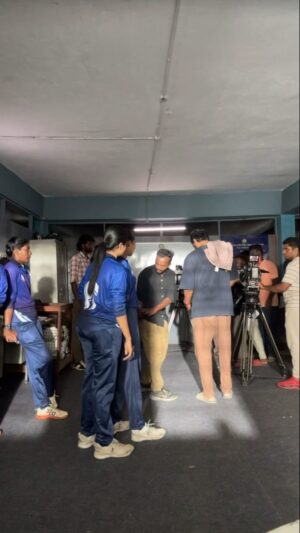 kavya amira Instagram - Behind the scenes with my seniors ❤️
#LBW #lara #fypppp #theo #padma