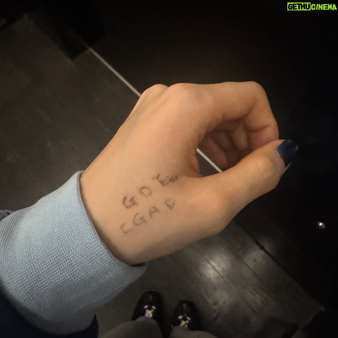 milet - 49.7K Likes - 非常感謝這段快樂的時光。
無論是表演還是中文，我都會繼續進步，下次一定會再來見大家 🩵
我很喜歡高雄！也很喜歡大家！
謝謝你們一直呼喊我的名字。
我從大家那裡獲得了很多力量！
I’ll be back👍

謝謝 #MEGAPORT @megaportfest 💭

初めてのMEGAPORTフェス、最高の熱気に包まれて歌いました！
フェスなのにワンマンかと思うような熱狂ぶりで、来てくれたみんなとひとつになって音楽ができて、忘れられない本当に楽しい時間になりました。
いまでもみんなのmiletコールが頭から離れないよ。(アンコールのコールも面白かった、フェスなのに笑)
特別な時間をありがとう！
会いにきてくれてありがとう！
次はきっとワンマンで、ね。

Photo credit:出日音樂